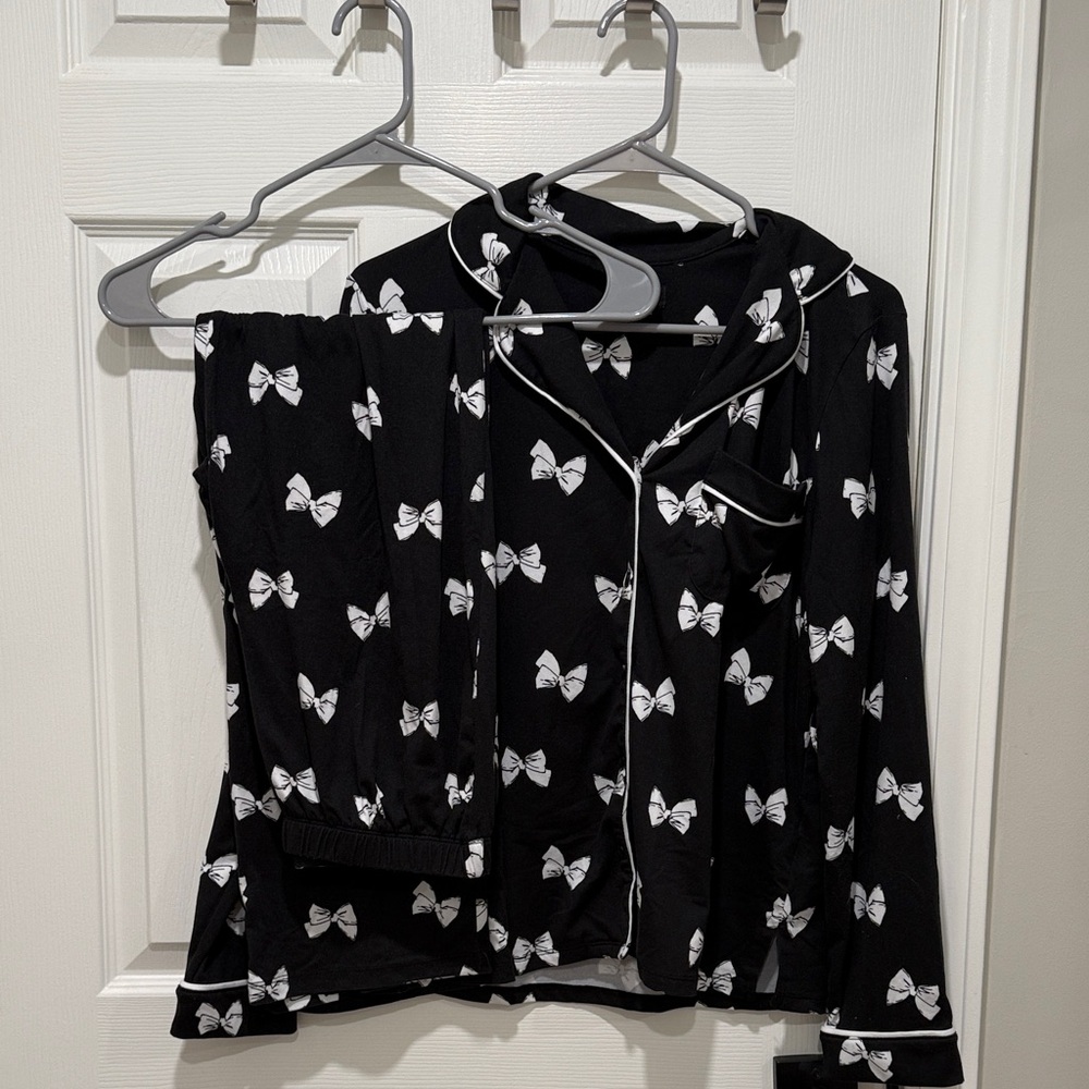 Kate Spade Black and White Bow Pajama Set